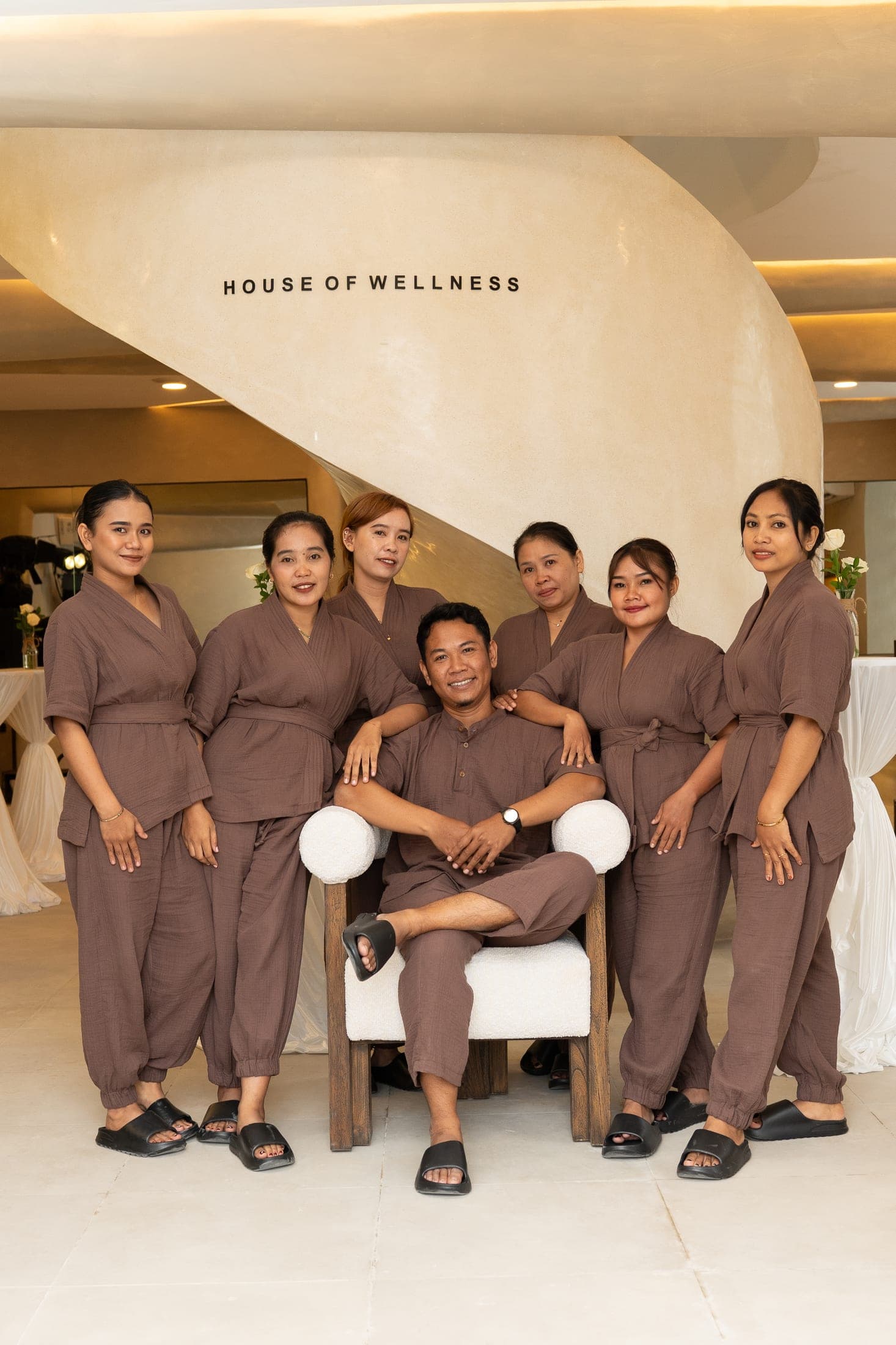 The full GLAZE team at the House of Wellness